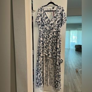 Torrid blue paisley short sleeve Maxi w shorts
